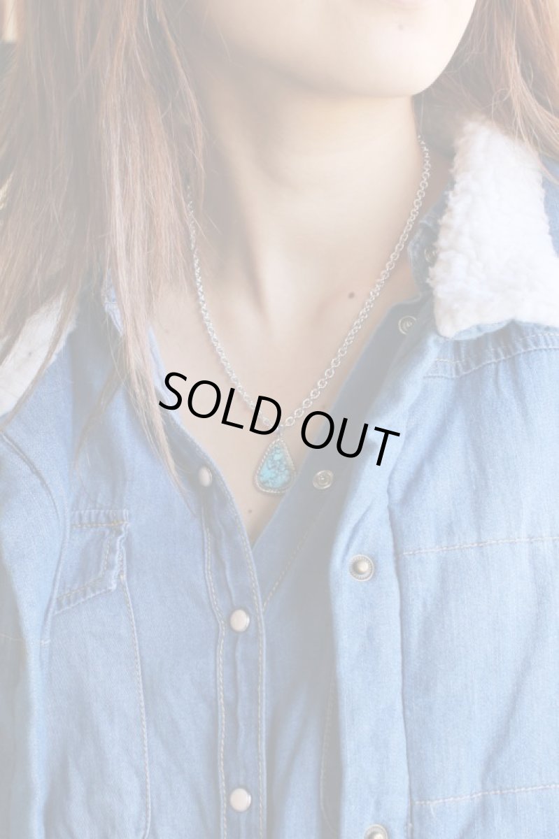 ターコイズネックレス装着例チェーン45ｃｍ