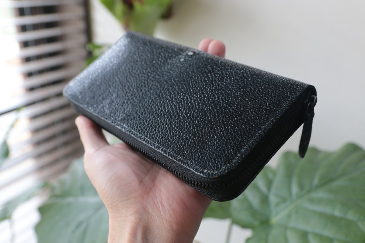 スティングレイブラック長財布