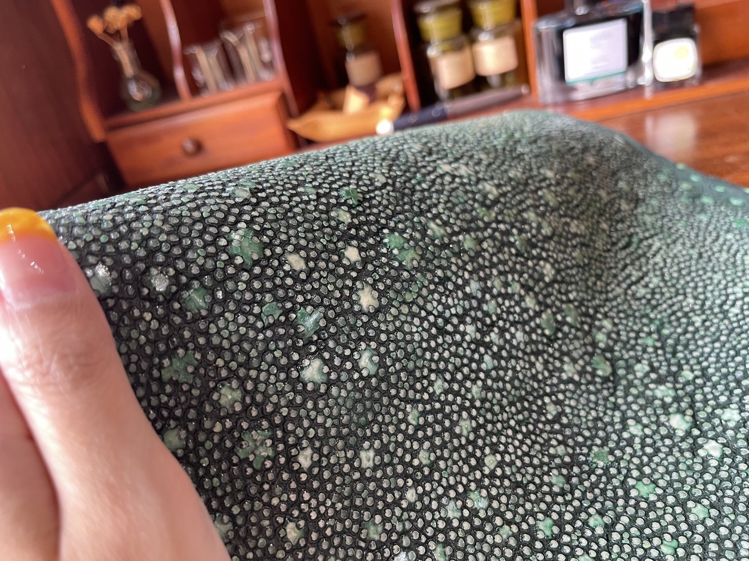 カイラギ グリーン 表面の質感